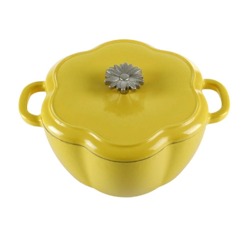 RARE 3 qt.💛 CAST IRON floral shaped DUTCH OVEN new HARD TO FIND pioneer woman